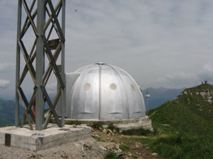 Il bivacco sulla cima del Monte due Mani