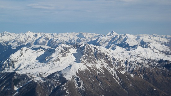 La vista stupenda dalla cima del Grignone verso le Orobie