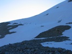 Raggiunto il colle e la piccola forcella si comincia a risalire la Punta Kurz portandosi verso il centro.