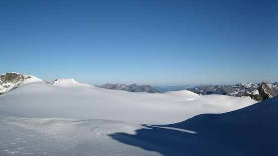 Il ghiacciaio del Ruitor sottostante la cima