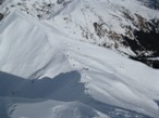 Sempre la cresta questa volta vista dalla cima, si notano i brevi passaggi esposti