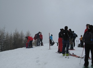 sulla sommit del Cimone di Margno, avvolti dalla nebbia