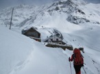 L'arrivo al Rifugio Branca