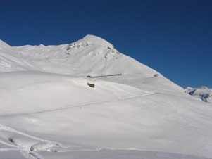 L'alpe Valscoccia visto dal percorso di avvicinamento