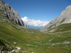 In discesa lungo la bella e verde Val Maone