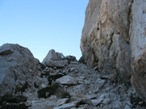 Le facili rocce per raggiungere l'attacco