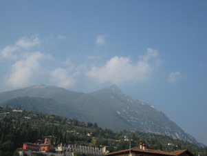 Il Monte Pizzoccolo visto dal paese di Toscolano Maderno