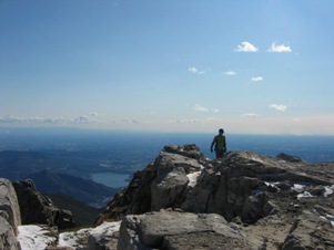 La vista verso sud e la pianura padana dalla cima della Grignetta
