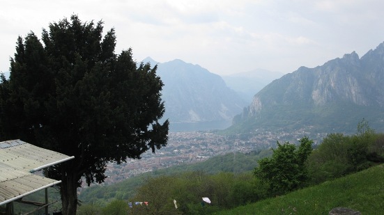 Vista dalla Frazione Costa verso Lecco