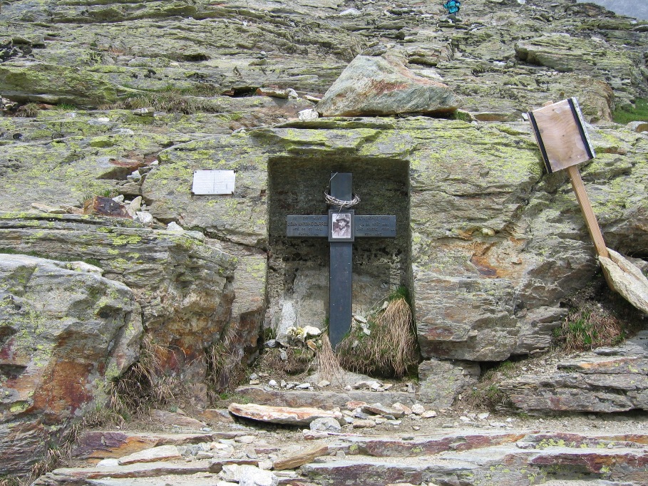 La Croce Carrel, in questo punto si spense uno dei più grandi alpinisti Italiani