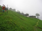 L'arrivo a Salecchio Superiore, sullo sfondo in basso il rifugio Zum Gora