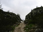 La risalita verso la piana superiore del vallone sempre lungo la carrozzabile