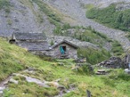 L'Alpe d'Egua, da qui si segue sempre il sentiero per il Colle d'Egua