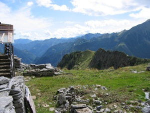 La vista dall'Alpe Giaset appena sotto il passo Laghetto