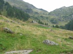 Dopo il ponte il rifugio  gi ben visibile cos come il percorso.