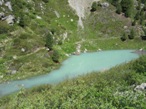 Il laghetto alpino alla nostra destra, lungo il percorso nello Chamin
