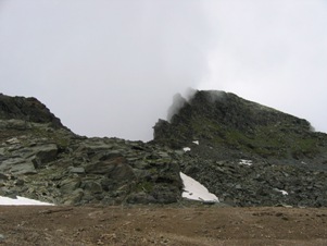 La cima del Rothorn vista dalla piana