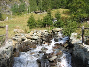 Piccola cascata appena sopra l'abitato di Blanchard