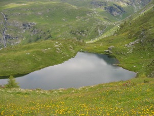 Il Lago Literan visto dal sentiero che porta al Bieteron