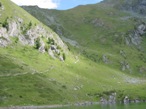 Il sentiero che si dovr raggiungere e poi percorrere per salire al Colle Chamol