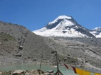 il Ciarforon visto dal rifugio, sotto il piccolo laghetto alpino