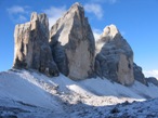 Le mitiche Tre Cime di Lavaredo in una insolita mattina di Agosto imbiancata dalla neve